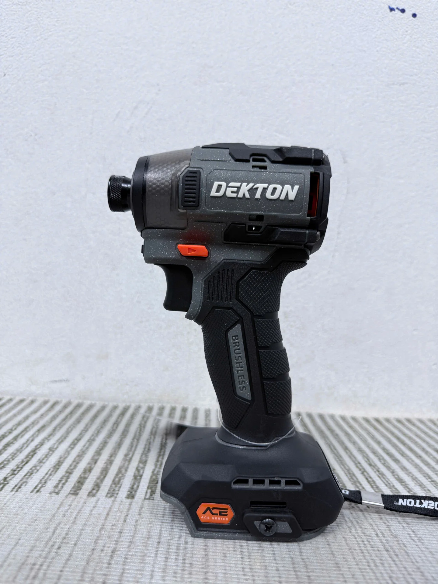 Máy chuyên vít Dekton M21-CV250XPROMAX
